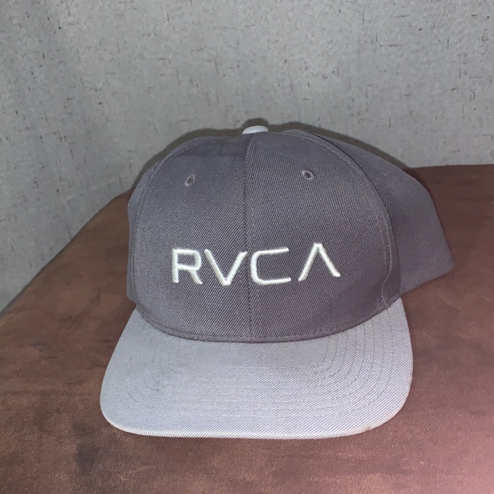 Grey RVCA hat